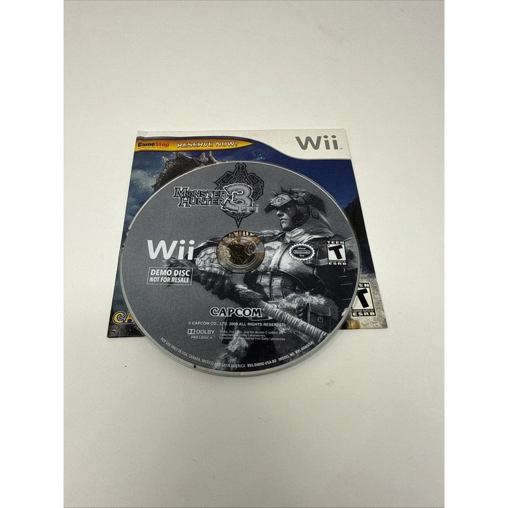 Link's Crossbow Training (Nintendo Wii) w/ Manual & Monster Hunter 3 Demo Disc